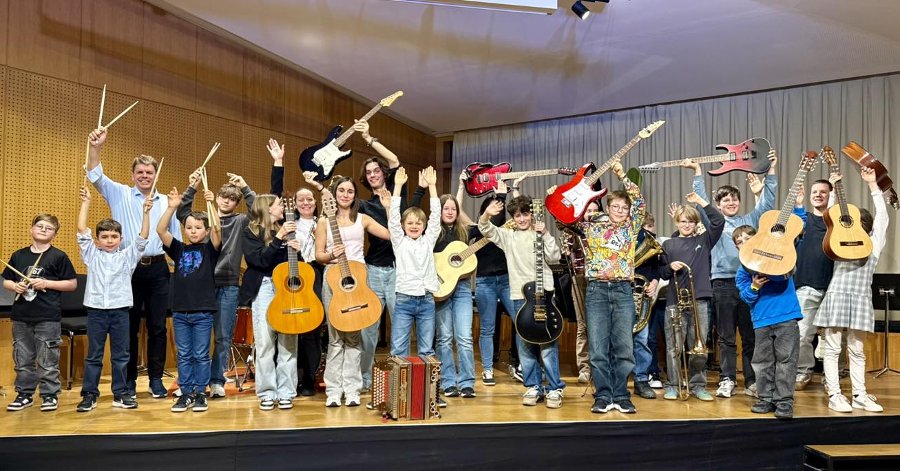 Klassenabend Festival - Tag 1 "Auftakt" - Steirische Harmonika, Schlagwerk, (E-)Gitarre, Tenorhorn, Posaune