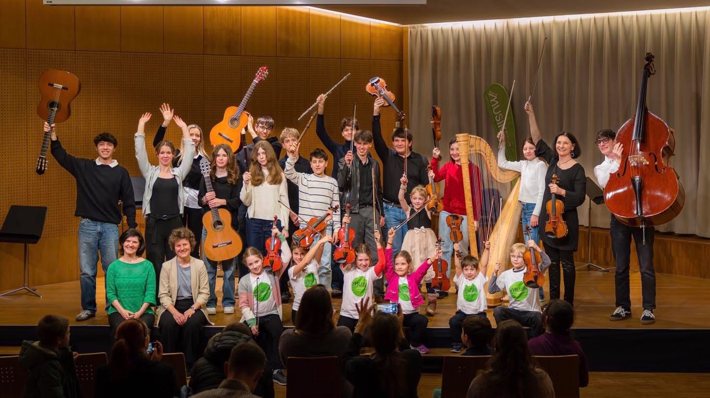 Klassenabend Festival - Tag 10 "Hörgenuss bis zum Schluss: Ein Abend voller Musik" - Querflöte, Violine, Klavier, Gitarre, Blockflöte